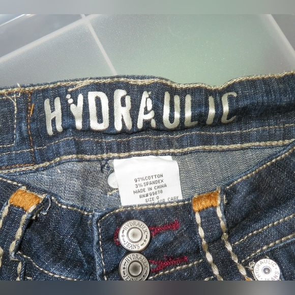 Hydraulic Embroidered Button Flap Pedal Pushers/Knee Length Shorts Size 0 - Picture 3 of 3